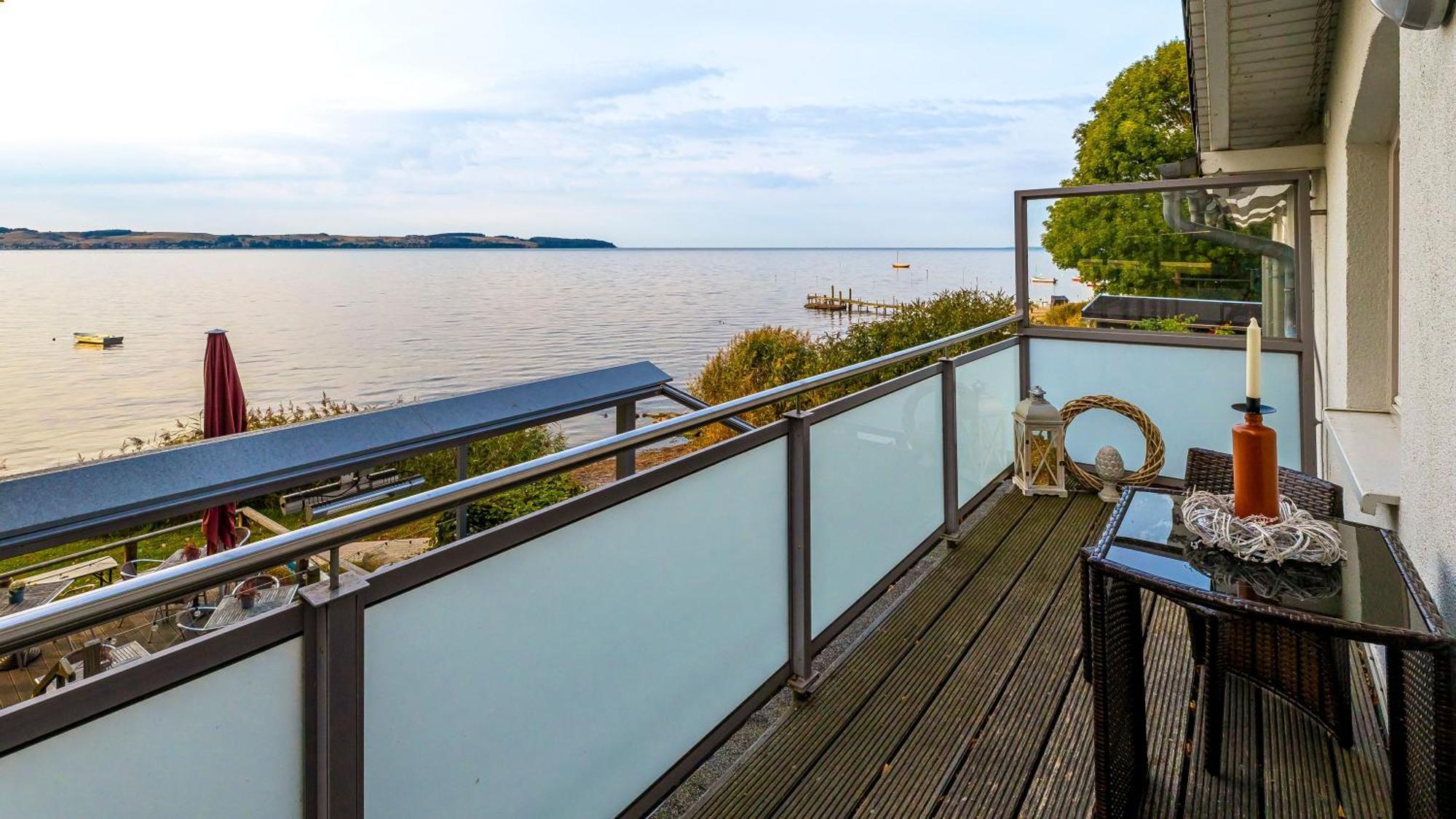 Haus Seeblick Mit 9 Wohnungen Alt Reddevitz Exteriér fotografie