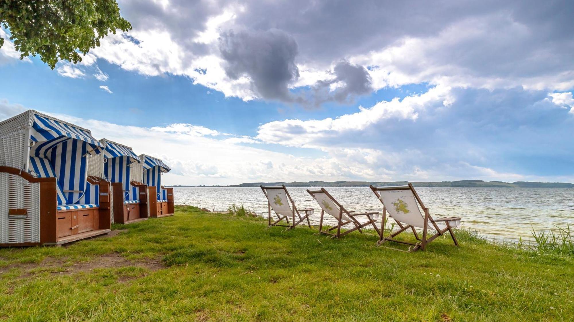 Haus Seeblick Mit 9 Wohnungen Alt Reddevitz Exteriér fotografie