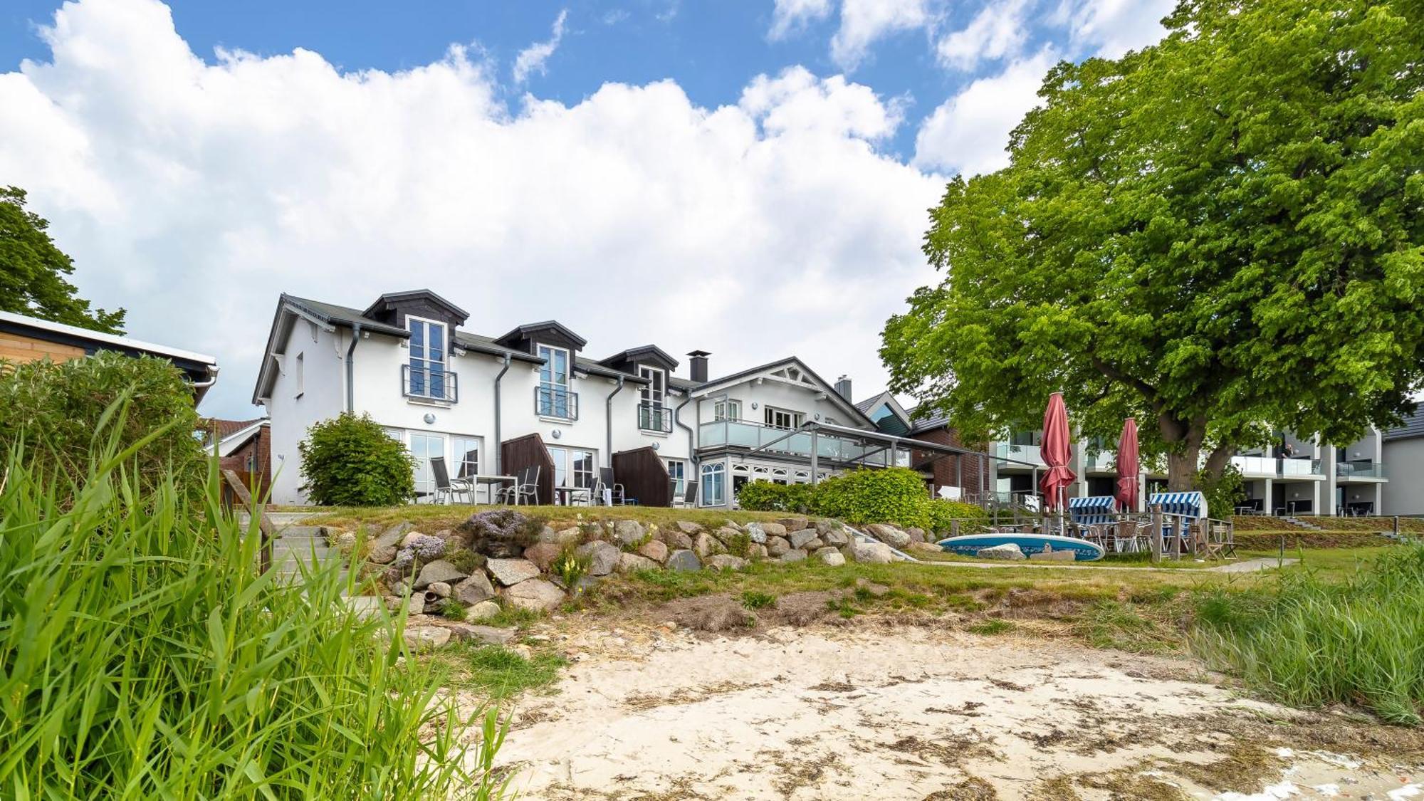 Haus Seeblick Mit 9 Wohnungen Alt Reddevitz Exteriér fotografie