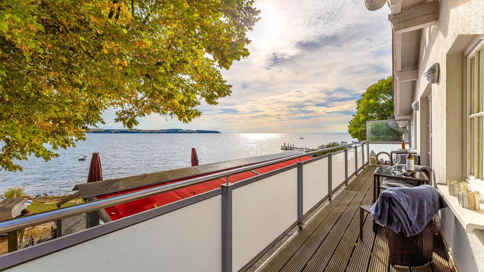 Haus Seeblick Mit 9 Wohnungen Alt Reddevitz Exteriér fotografie